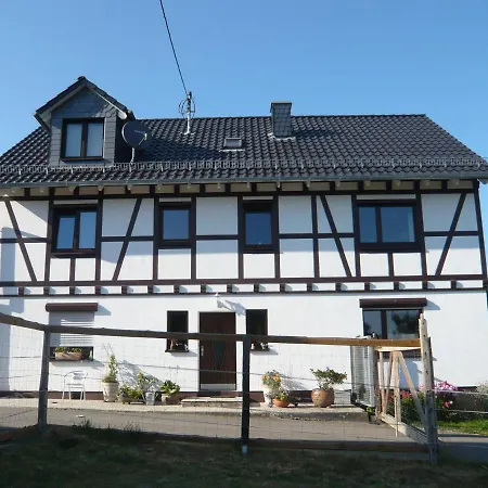 - Kleine Auf Pferdehof In Appartement Much